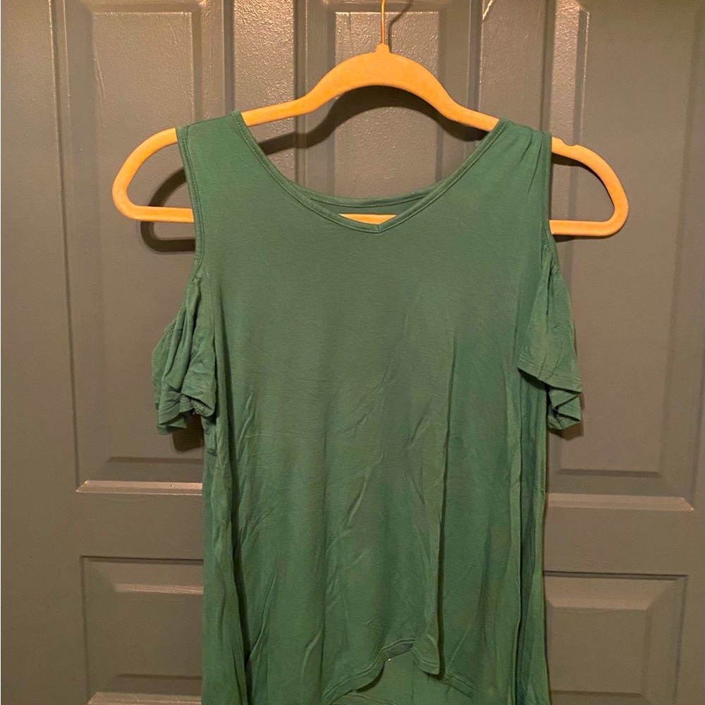 Girls green top